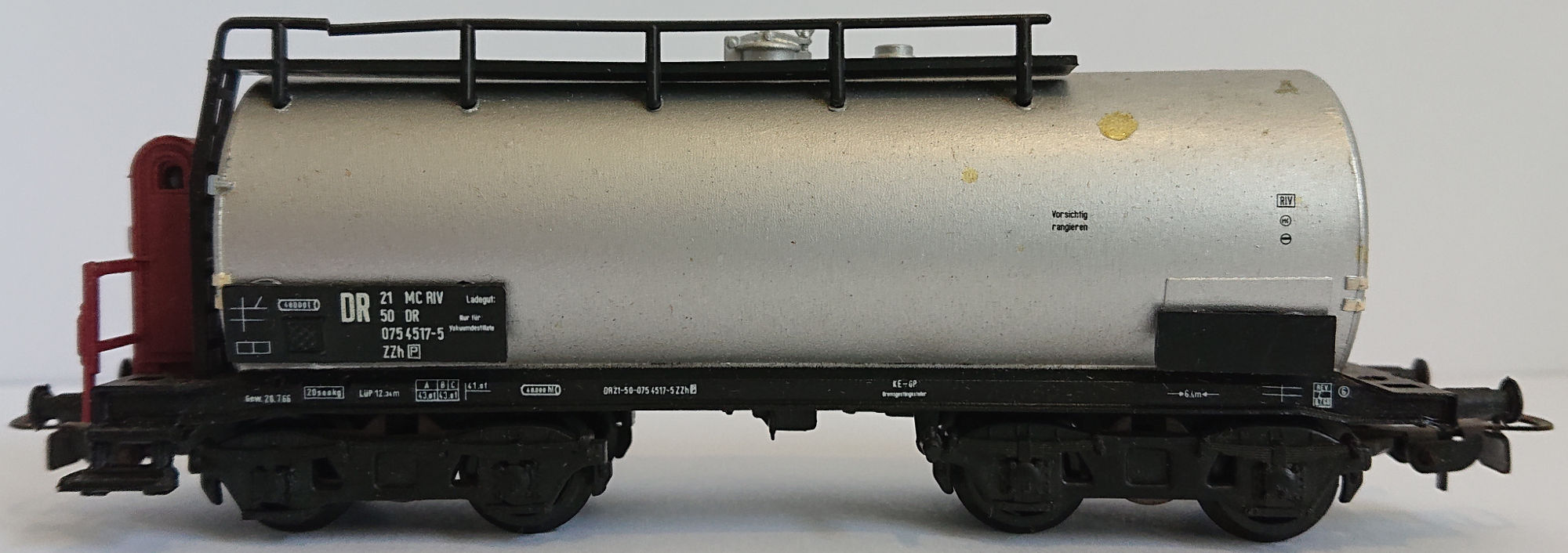 PIKO 4 achsiger Kesselwagen ZZh Deutsche Reichsbahn&nbsp; SAMMLERWERT ca. 
&nbsp;